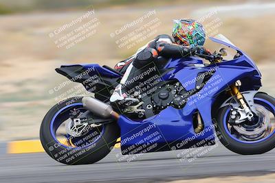 media/Jan-14-2023-SoCal Trackdays (Sat) [[497694156f]]/Turn 4 Set 2 (1030am)/